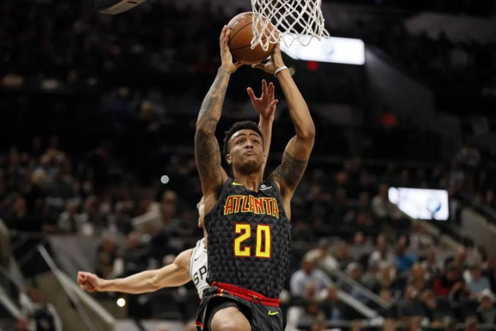  吹杨40+10难救主，老鹰惨败雄鹿  