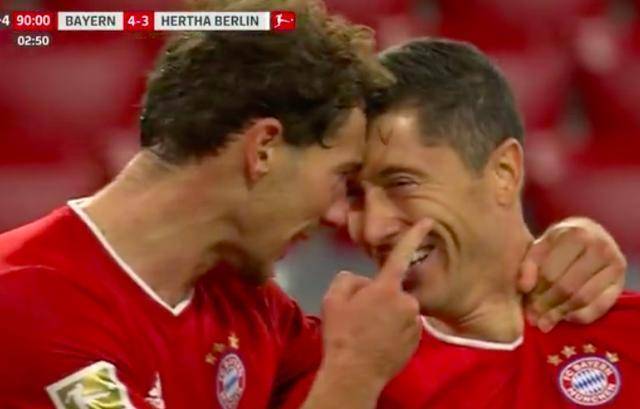  那不勒斯绝杀斯佩齐亚，奥斯梅恩双响救主  